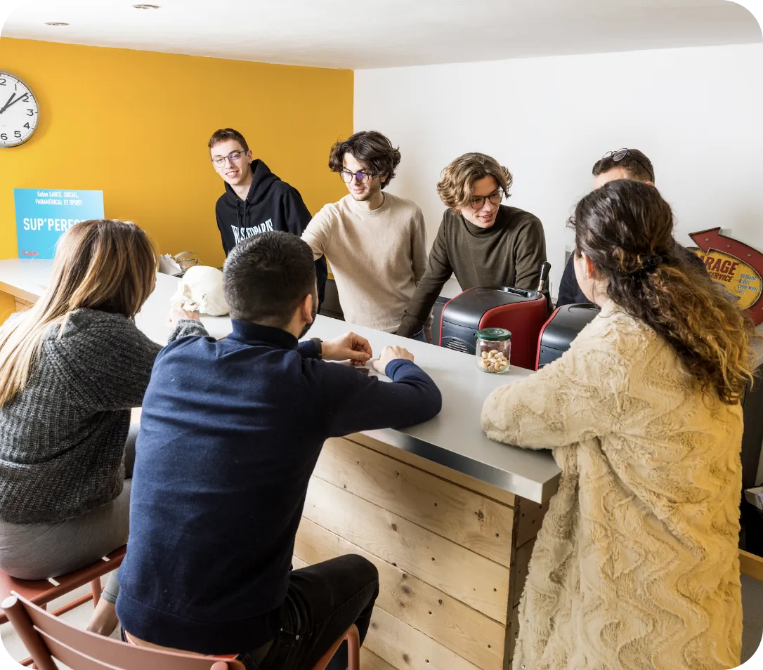 JPO - Il est 9h30. Tu arrives...